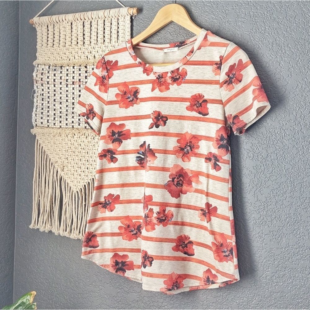 ⭐ 3 for $20🌼 Shop Stevie Floral Striped Top